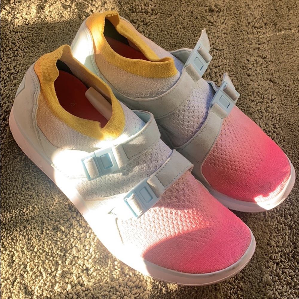 Size 7 Nike Athletic Shoes